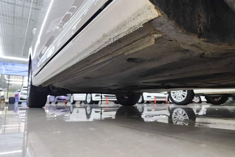 Used Volkswagen Lavida 2021 1.5L Automatic Vision Edition Right Side Sill