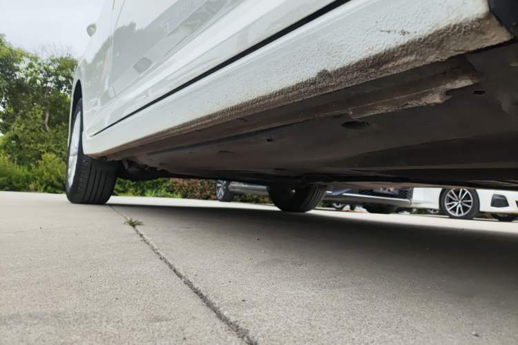 Used Volkswagen Lavida 2021 1.5L Automatic Comfort Edition Right Side Sill