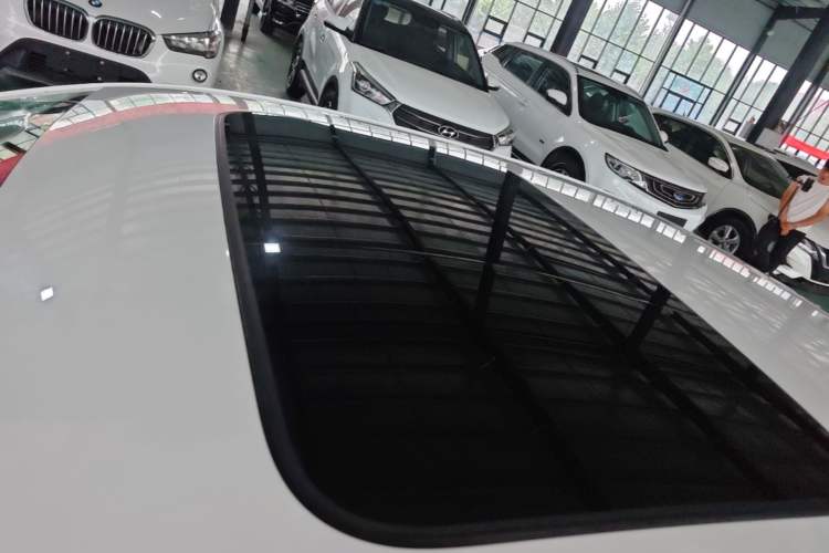 Used Volkswagen Lavida 2021 1.5L Automatic Comfort Edition Roof