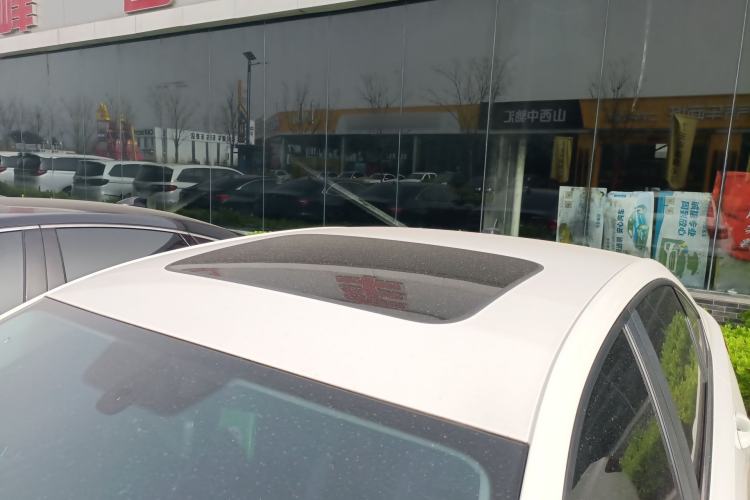 Used Volkswagen Lavida 2021 1.5L Automatic Comfort Edition Roof