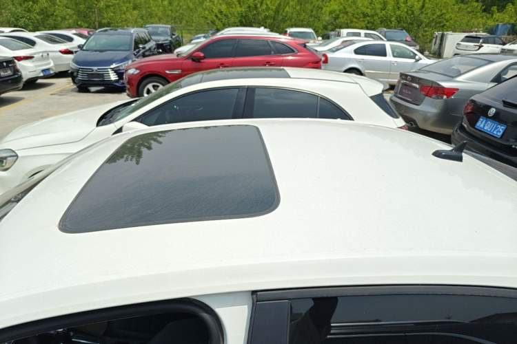 Used Volkswagen Lavida 2021 1.5L Automatic Comfort Edition Roof