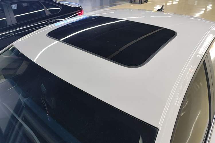 Used Volkswagen Lavida 2021 1.5L Automatic Comfort Edition Roof