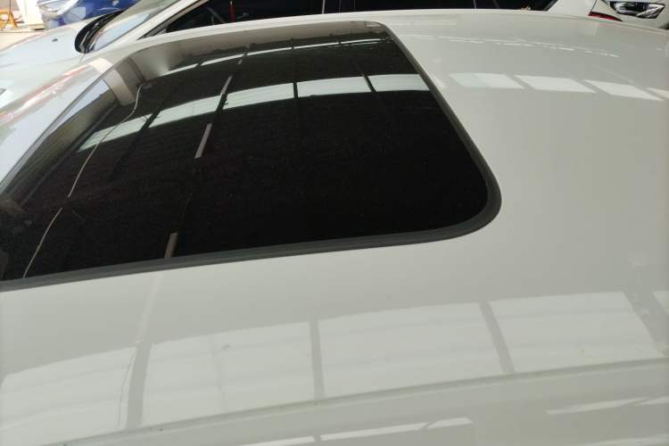 Used Volkswagen Lavida 2021 1.5L Automatic Comfort Edition Roof