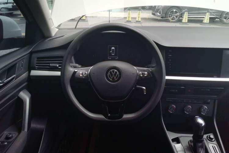 Used Volkswagen Lavida 2021 1.5L Automatic Fashion Edition Steering Wheel