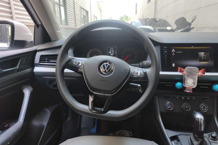 Used Volkswagen Lavida 2021 1.5L Automatic Fashion Edition Steering Wheel