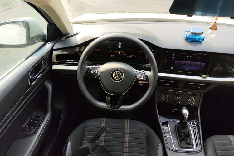 Used Volkswagen Lavida 2021 1.5L Automatic Vision Edition Steering Wheel