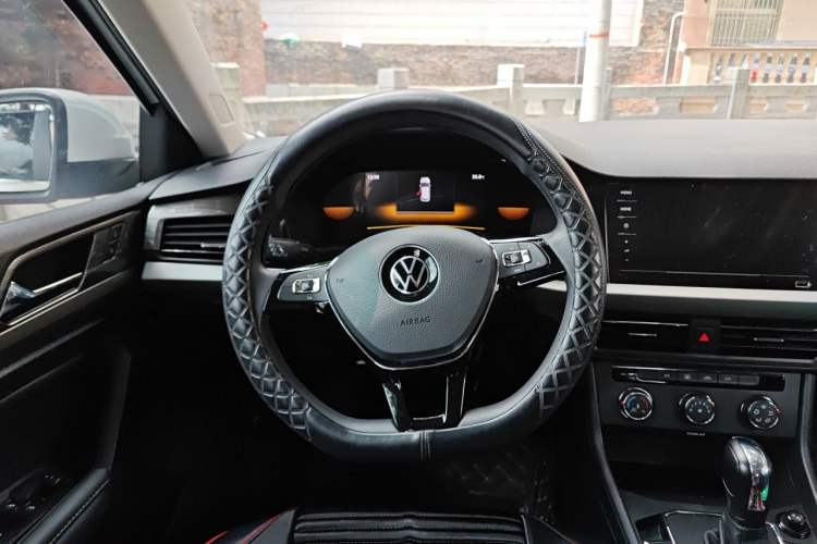 Used Volkswagen Lavida 2021 1.5L Automatic Comfort Edition Steering Wheel