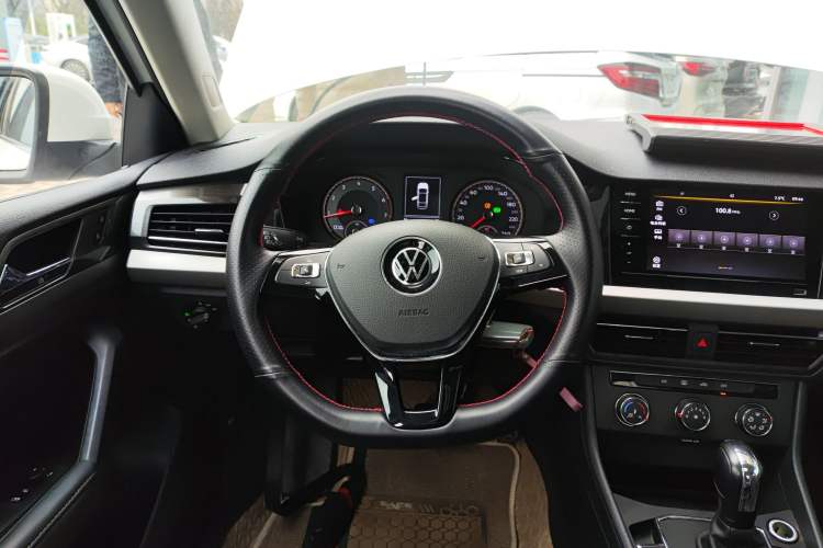 Used Volkswagen Lavida 2021 1.5L Automatic Comfort Edition Steering Wheel