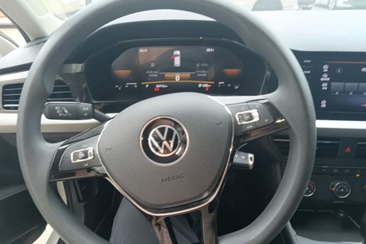 Used Volkswagen Lavida 2021 1.5L Automatic Comfort Edition Steering Wheel