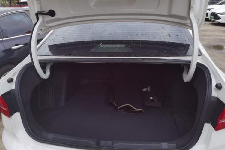 Used Volkswagen Lavida 2021 1.5L Automatic Comfort Edition Trunk