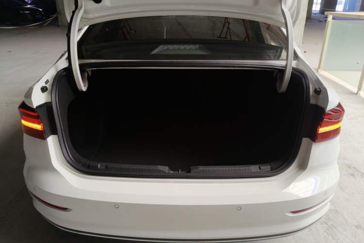 Used Volkswagen Lavida 2021 280TSI DSG Comfort Edition Trunk
