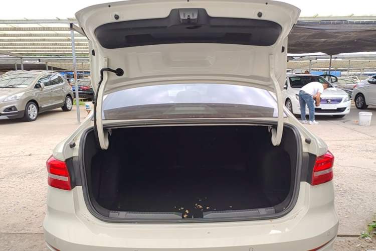 Used Volkswagen Lavida 2021 280TSI DSG Comfort Edition Trunk