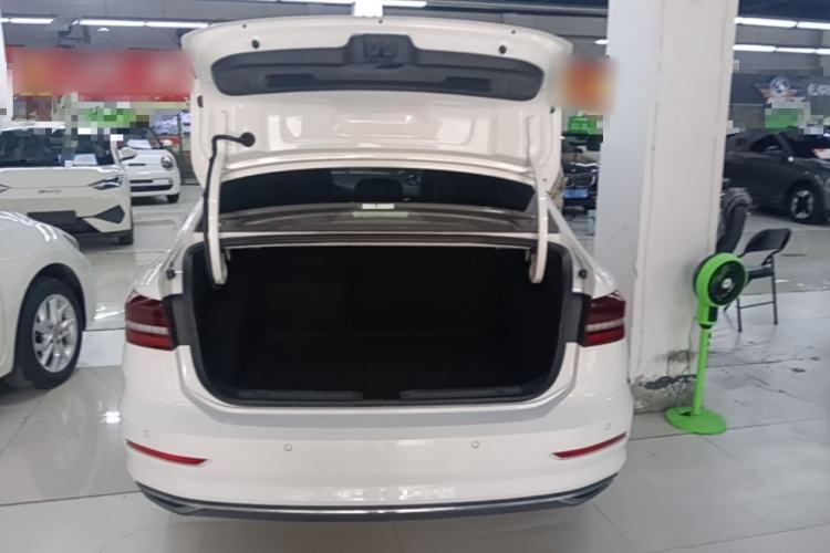 Used Volkswagen Lavida 2021 1.5L Automatic Vision Edition Trunk