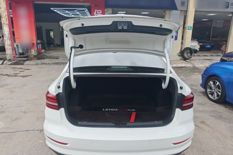 Used Volkswagen Lavida 2021 1.5L Automatic Fashion Edition Trunk