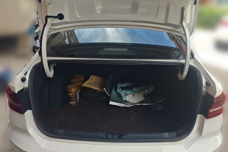 Used Volkswagen Lavida 2021 1.5L Automatic Fashion Edition Trunk