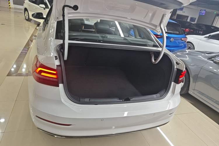 Used Volkswagen Lavida 2021 280TSI DSG Comfort Edition Trunk