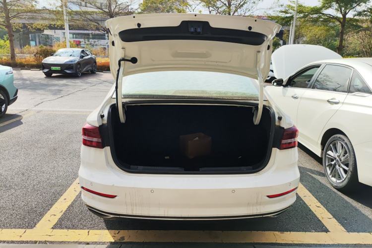 Used Volkswagen Lavida 2021 1.5L Automatic Vision Edition Trunk