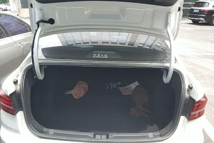 Used Volkswagen Lavida 2021 280TSI DSG Comfort Edition Trunk