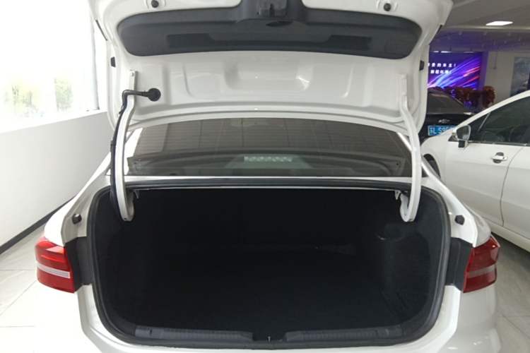 Used Volkswagen Lavida 2021 1.5L Automatic Comfort Edition Trunk