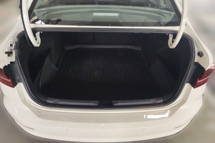 Used Volkswagen Lavida 2021 1.5L Automatic Vision Edition Trunk