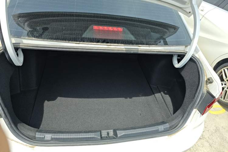 Used Volkswagen Lavida 2021 1.5L Automatic Comfort Edition Trunk