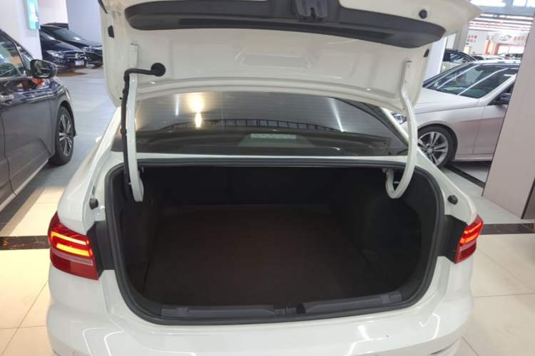 Used Volkswagen Lavida 2021 280TSI DSG Comfort Edition Trunk