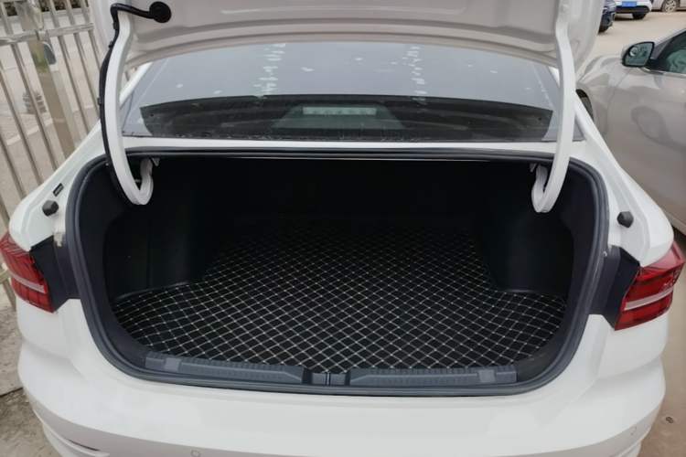 Used Volkswagen Lavida 2021 1.5L Automatic Comfort Edition Trunk
