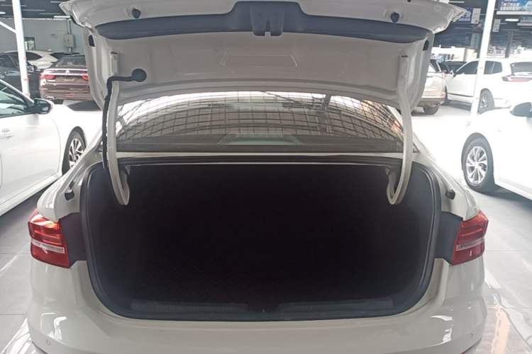 Used Volkswagen Lavida 2021 1.5L Automatic Vision Edition Trunk