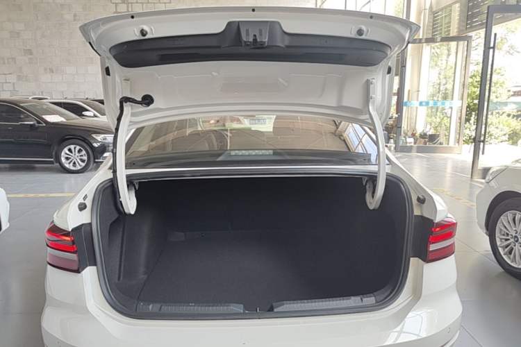 Used Volkswagen Lavida 2021 280TSI DSG Comfort Edition Trunk