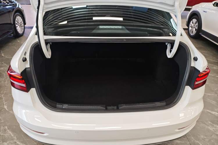 Used Volkswagen Lavida 2021 1.5L Automatic Comfort Edition Trunk