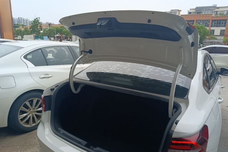 Used Volkswagen Lavida 2021 1.5L Automatic Comfort Edition Trunk