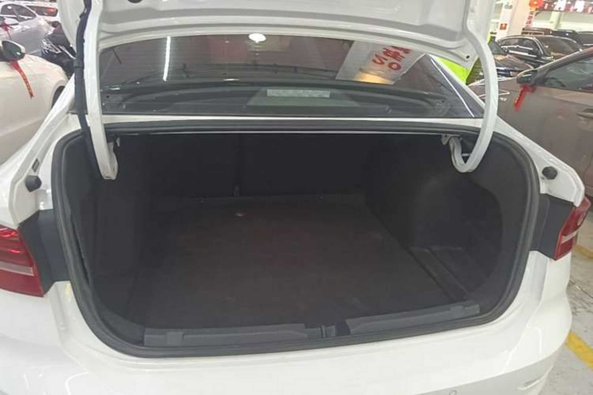 Used Volkswagen Lavida 2021 1.5L Automatic Fashion Edition Trunk