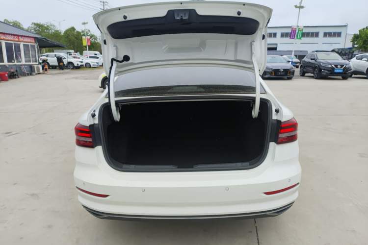 Used Volkswagen Lavida 2021 1.5L Automatic Comfort Edition Trunk