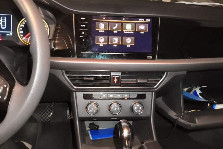 Used Volkswagen Lavida 2021 1.5L Automatic Fashion Edition Audio And AC Panel