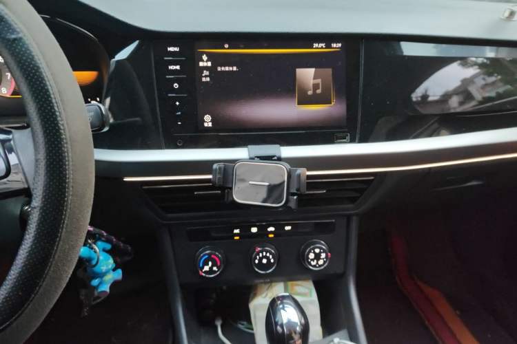 Used Volkswagen Lavida 2021 1.5L Automatic Comfort Edition Audio And AC Panel