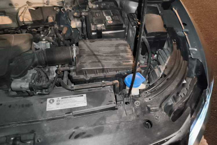 Used Volkswagen Lavida 2021 1.5L Automatic Fashion Edition Engine Bay Left