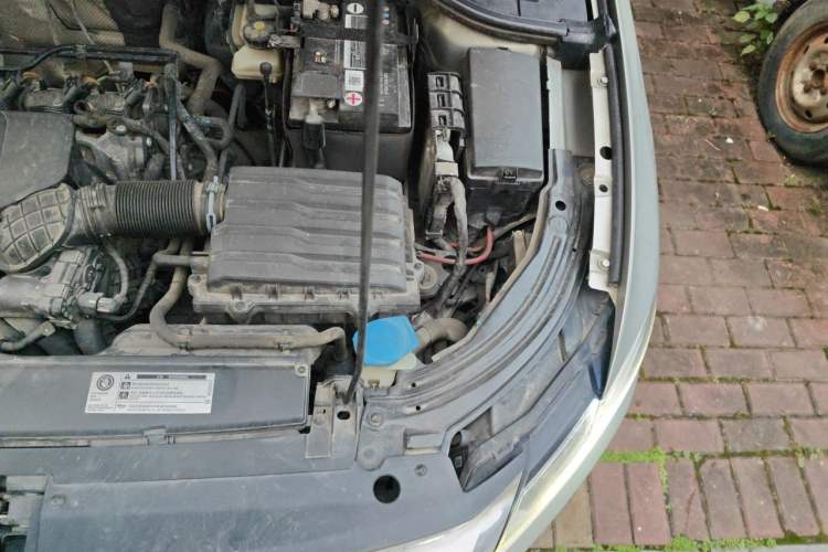 Used Volkswagen Lavida 2021 1.5L Automatic Comfort Edition Engine Bay Left