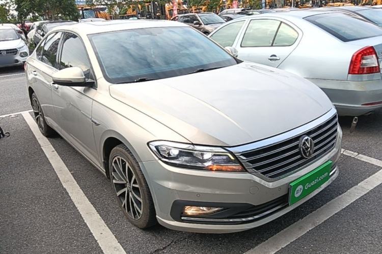 Used Volkswagen Lavida 2021 280TSI DSG Luxury Edition Front Right 45 Deg