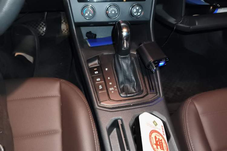Used Volkswagen Lavida 2021 1.5L Automatic Fashion Edition Gear Lever