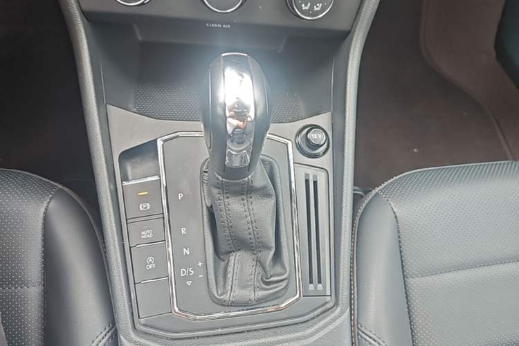 Used Volkswagen Lavida 2021 1.5L Automatic Comfort Edition Gear Lever