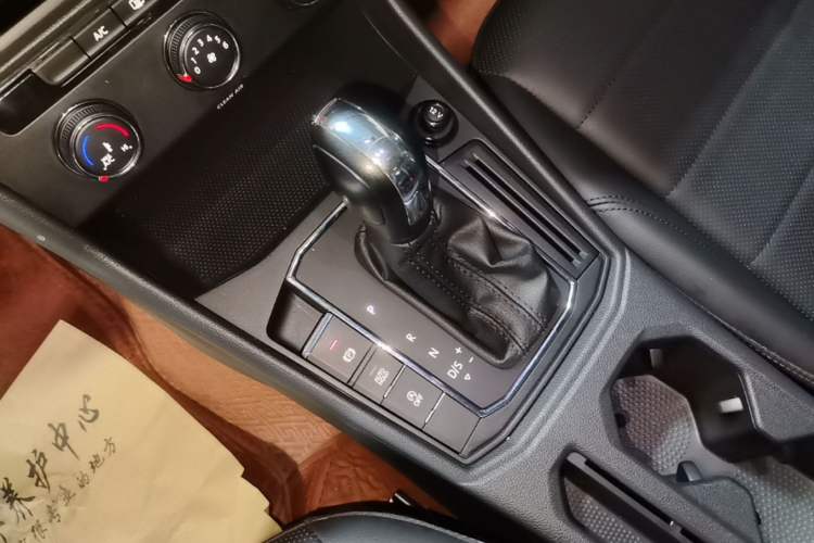 Used Volkswagen Lavida 2021 1.5L Automatic Comfort Edition Gear Lever