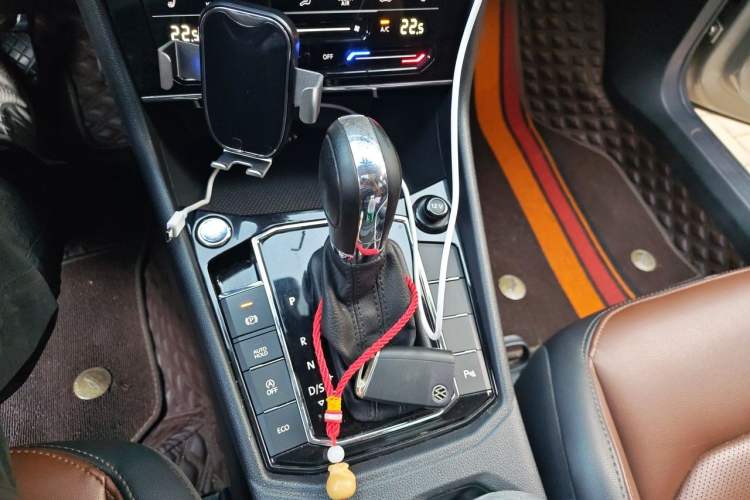 Used Volkswagen Lavida 2021 280TSI DSG Luxury Edition Gear Lever