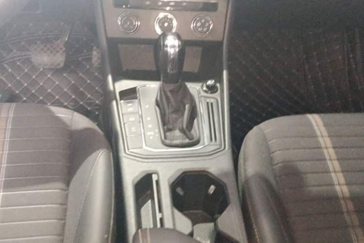 Used Volkswagen Lavida 2021 1.5L Automatic Vision Edition Gear Lever