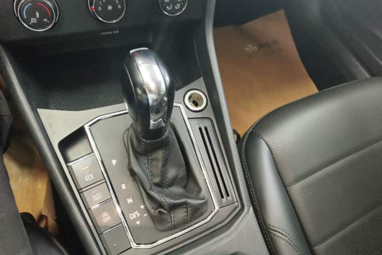 Used Volkswagen Lavida 2021 1.5L Automatic Comfort Edition Gear Lever