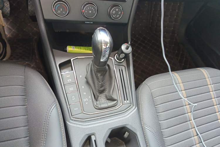 Used Volkswagen Lavida 2021 280TSI DSG Luxury Edition Gear Lever