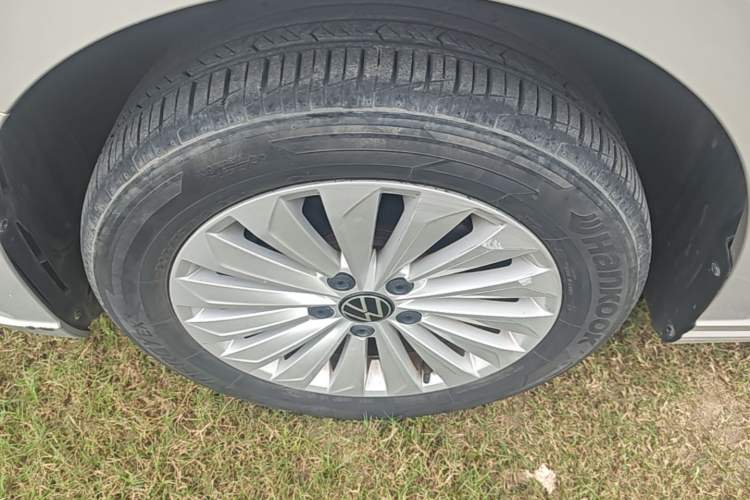 Used Volkswagen Lavida 2021 1.5L Automatic Comfort Edition Left Front Wheel Hub