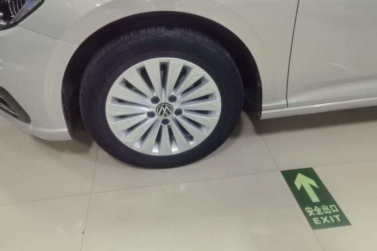 Used Volkswagen Lavida 2021 1.5L Automatic Comfort Edition Left Front Wheel Hub