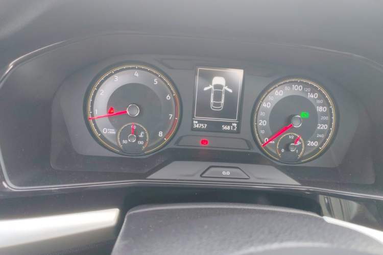 Used Volkswagen Lavida 2021 280TSI DSG Comfort Edition Odometer Close Up