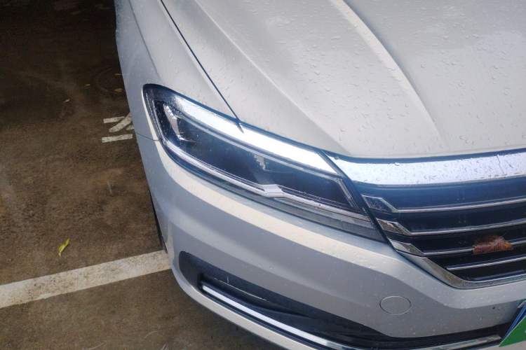 Used Volkswagen Lavida 2021 1.5L Automatic Comfort Edition Right Front Headlight