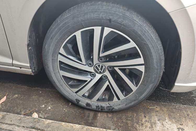 Used Volkswagen Lavida 2021 280TSI DSG Comfort Edition Right Front Wheel Hub